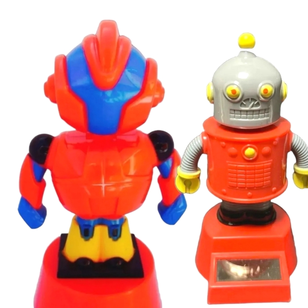 4-NIB Solar Powered Dancing Red (2) and Gray (2) Robots